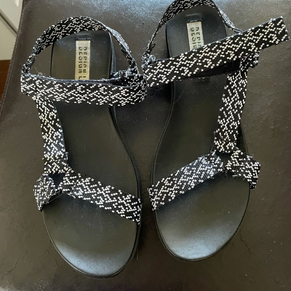 Women sandals